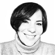 Profesora para extranjeros, a partir de los 18 años en adelante.